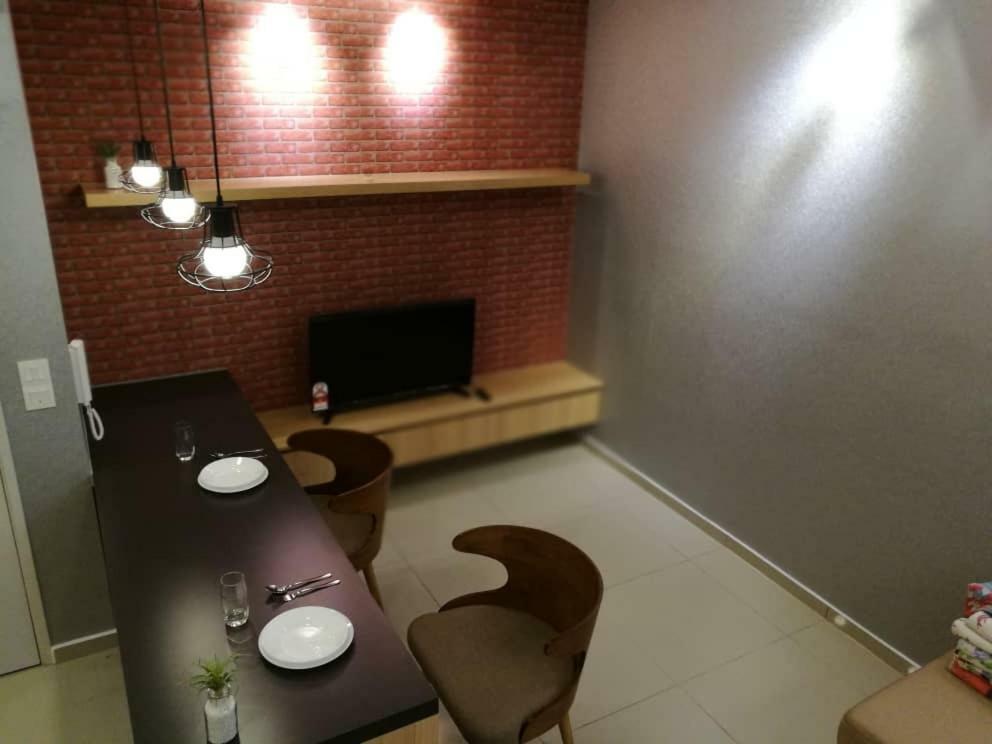 Vince'S Icity Soho Homestay Water Park Red Carpet Shah Alam Light City Central Екстериор снимка